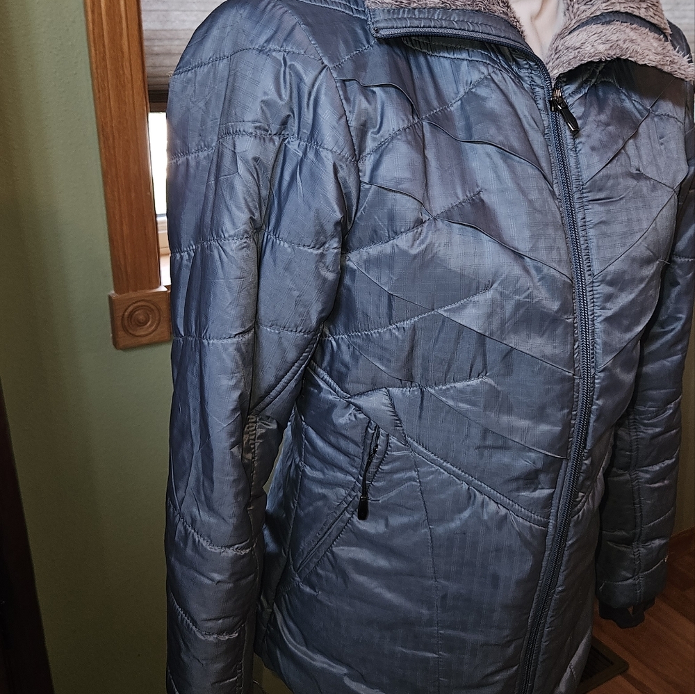 Columbia Omni Heat Size Small Jacket. - Picture 2 of 7